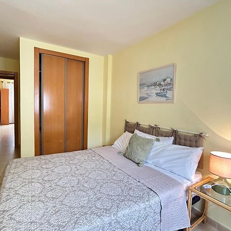 Sea Views Apartments Denia Bagian luar foto